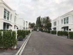 ID: 4413 - Elegantly designed townhouse in downtown Vientiane