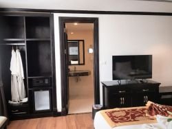 ID: 4386 - 4 stared hotel for sale in city of Vientiane