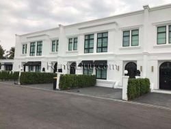 ID: 4413 - Elegantly designed townhouse in downtown Vientiane