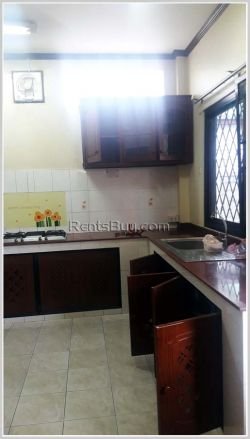 ID: 558 - Villa near market