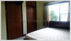 ID: 558 - Villa near market