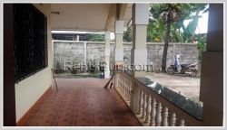 ID: 558 - Villa near market