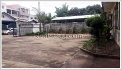 ID: 558 - Villa near market