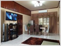 ID: 3082 - The beautiful house near Patuxai for rent in Chanthabouly district