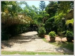 ID: 242 - Brand new villa house close to market