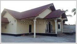 ID: 3984 - Nice house with large parking space for rent near Phontong Chommany market
