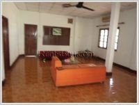 ID: 1402 - Modern house with large play ground and shady garden