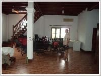 ID: 1402 - Modern house with large play ground and shady garden