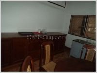 ID: 1402 - Modern house with large play ground and shady garden