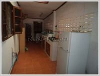 ID: 1402 - Modern house with large play ground and shady garden