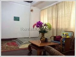 ID: 3186 - Classic style house with large shady garden for rent near Japanese Embassy