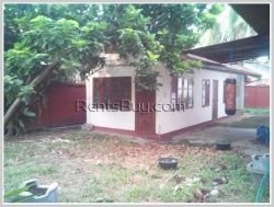 ID: 2222 - House with large garden near minimart
