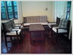 ID: 2222 - House with large garden near minimart