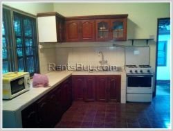 ID: 2222 - House with large garden near minimart