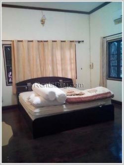 ID: 2222 - House with large garden near minimart