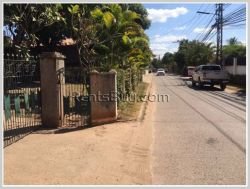 ID: 1482 - Colonial style house near pave road suitable for office