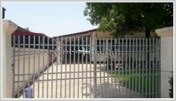 ID: 3590 - Colonial house next to concrete road for rent