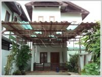 ID: 2869 - New house in town near local market