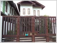 ID: 2869 - New house in town near local market