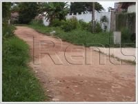 ID: 2869 - New house in town near local market