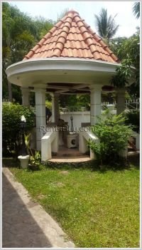 ID: 1198 : Fully furnished house in town near fitness center