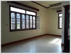 ID: 3734 - A lovely villa near M-point mart (Phonthan) with full furnished for rent