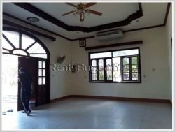 ID: 3734 - A lovely villa near M-point mart (Phonthan) with full furnished for rent