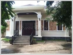 ID: 3317 - Beautifull house near local fresh market for rent in Sikhottabong district.