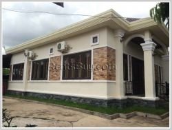 ID: 3317 - Beautifull house near local fresh market for rent in Sikhottabong district.