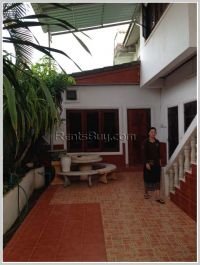 ID: 1398 - Old style house in the city for rent