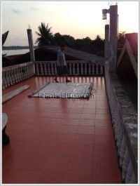 ID: 1398 - Old style house in the city for rent