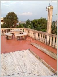 ID: 1398 - Old style house in the city for rent