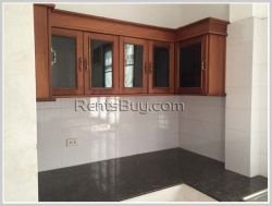 ID: 3121 - Spacious house with large shady garden for rent.