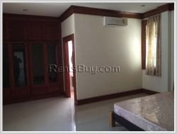 ID: 3121 - Spacious house with large shady garden for rent.