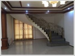 ID: 3121 - Spacious house with large shady garden for rent.