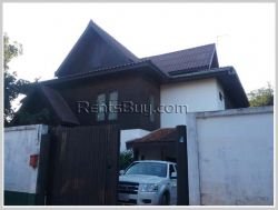 ID: 753 - Lao style house near Mekong