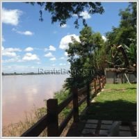 ID: 2359 - Ongoing construction Lao modern house by Mekong