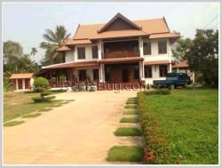 ID: 3928 - The luxury house with large parking for rent in Sisattanak district