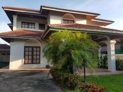 ID: 4324 - Adorable house in Diplomatic area for rent in Ban Phosay