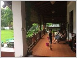 ID: 3928 - The luxury house with large parking for rent in Sisattanak district