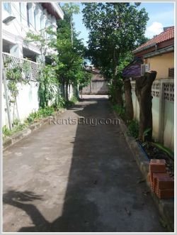 ID: 4105 - New modern house close to Sapanthong market for rent