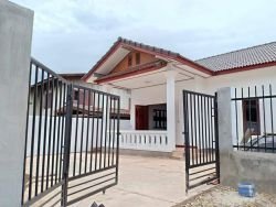 ID: 4563-Pretty villa by concrete road near Angkham hotel for rent