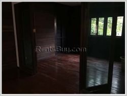 ID: 3827 - Lao style house with swimming pool near Mekong River for sale