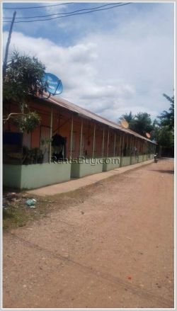 ID: 1287 - Row house with house for sale by main road