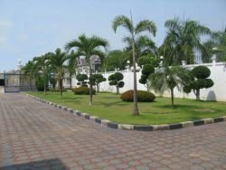 ID: 4538- Luxury house with large yard near The People's Supreme Court in Kouvieng road for sale