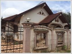 ID: 1052 - Pretty house in town and near golf course for rent