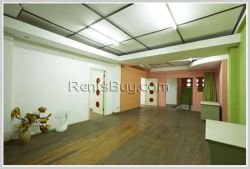 ID: 2577 - Nice shop house in city center for rent