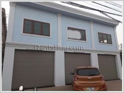 ID: 296 - The shophouse by main road close to Anji Chinese Market km 6 in Saysetta District