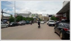 ID: 3351 - Shophouse near Patuxay for rent